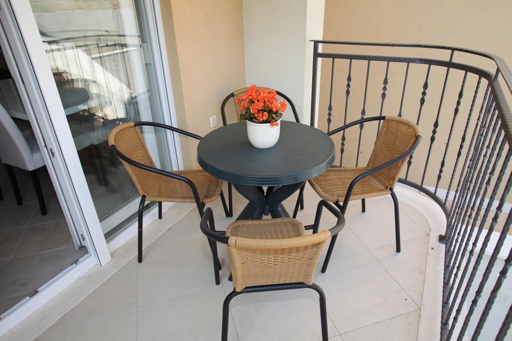 Villa Iris Apartments Seget Vranjica Extérieur photo