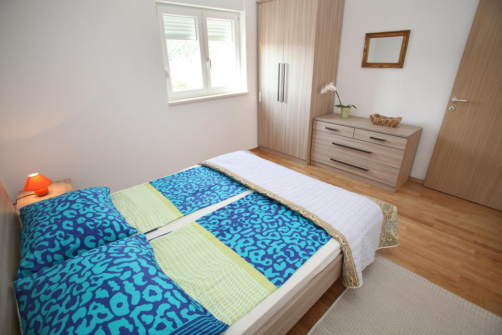 Villa Iris Apartments Seget Vranjica Extérieur photo