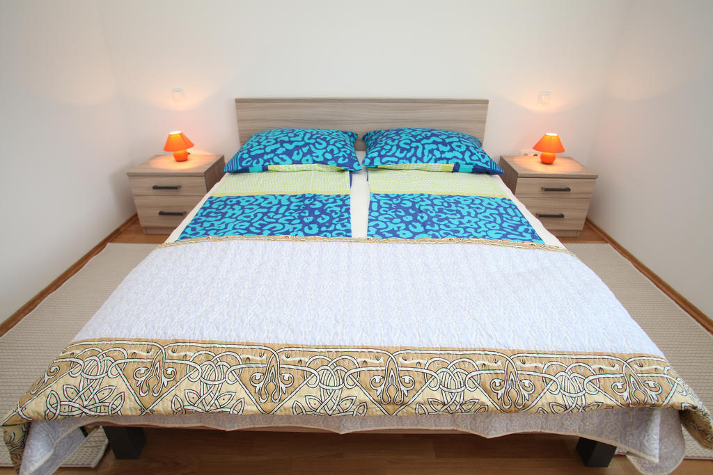Villa Iris Apartments Seget Vranjica Extérieur photo