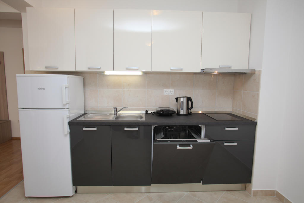 Villa Iris Apartments Seget Vranjica Extérieur photo