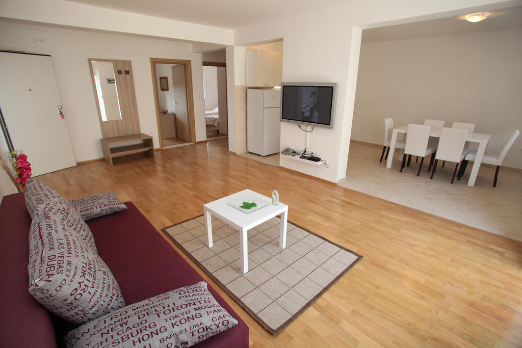 Villa Iris Apartments Seget Vranjica Extérieur photo