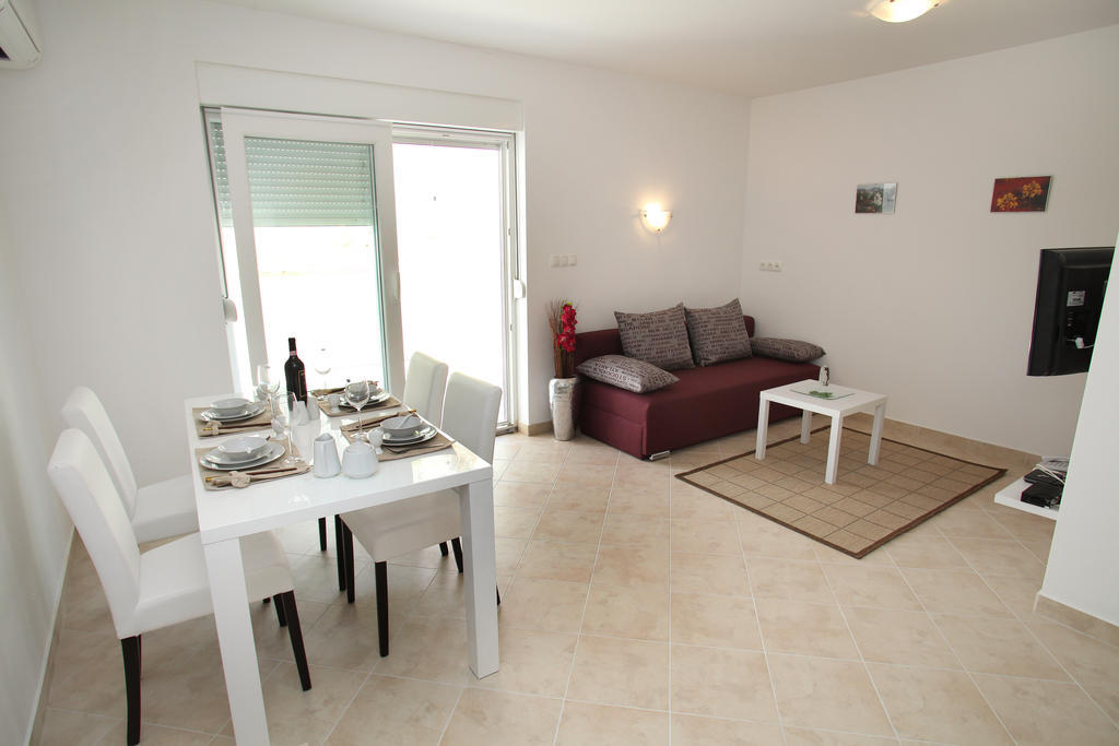 Villa Iris Apartments Seget Vranjica Extérieur photo